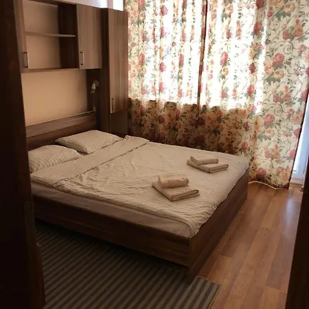 Katka, Apartment *
